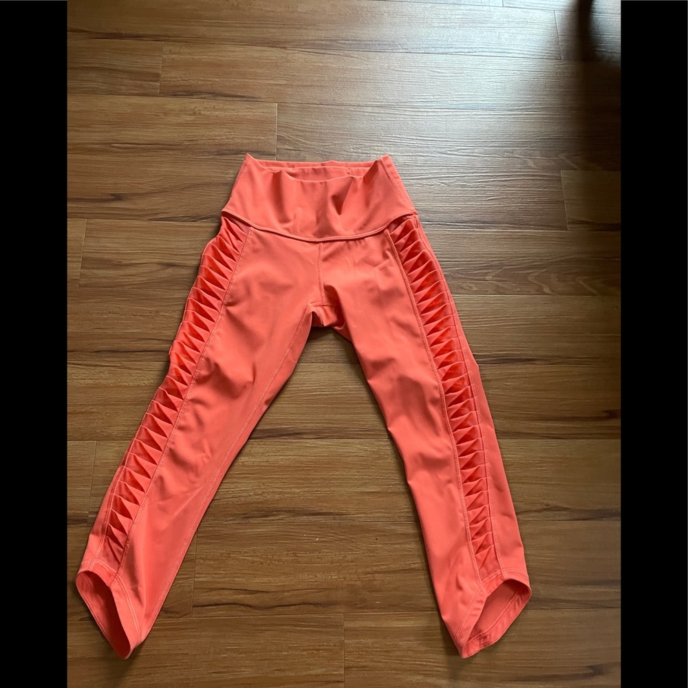 Lululemon Sunshine Salutation Crop Cape Orange Side Mesh Panels I Size 4 - Picture 2 of 7